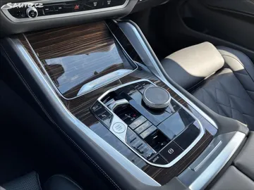 Car image 46