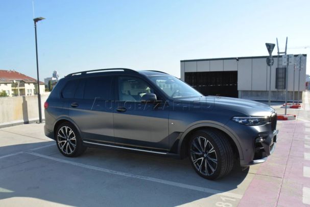 BMW X7 M xDrive 250 kW image number 13