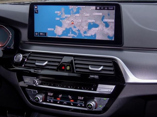 BMW 530i Touring xDrive 180 kW image number 7