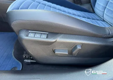 Car image 34