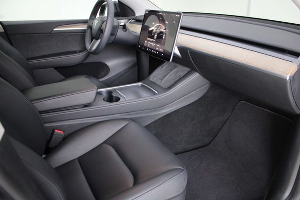 Tesla Model Y 220 kW image number 16