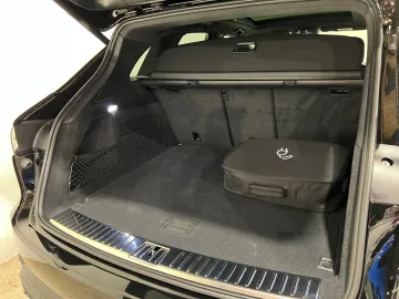 Car image 34