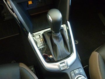 Car image 12