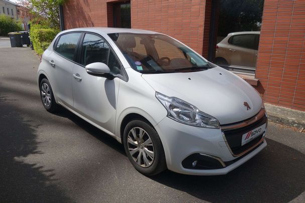 Peugeot 208 PureTech 82 61 kW image number 2