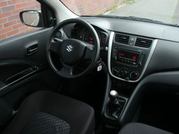 Car image 25