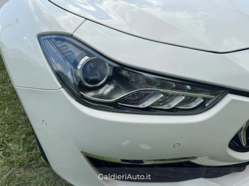 Car image 26