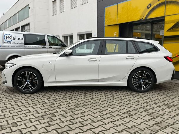 BMW 330e Touring 215 kW image number 6