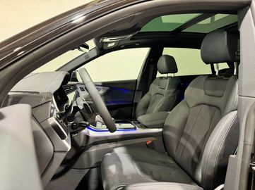 Car image 37