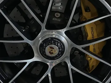 Car image 28