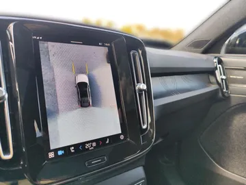 Car image 26
