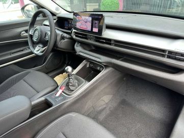 Car image 12