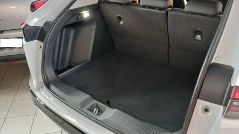 Car image 33