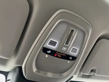 Car image 36