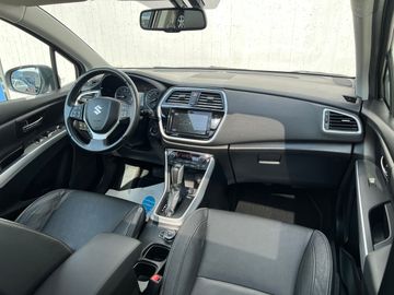 Car image 9