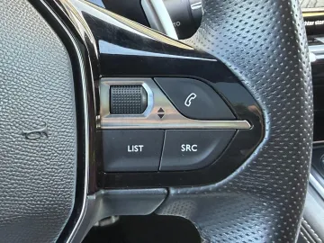 Car image 40