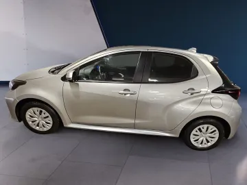 Car image 3