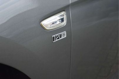 Car image 33