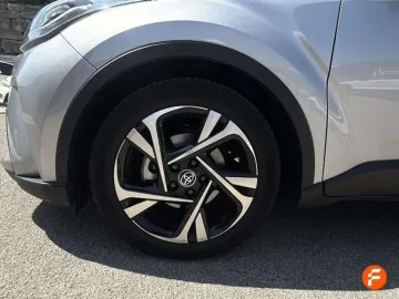 Car image 27