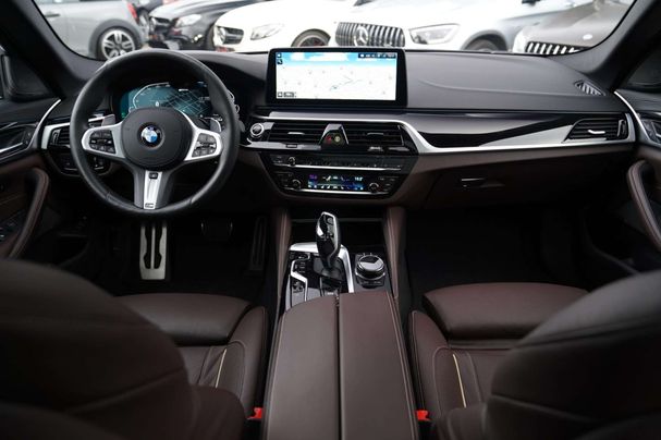 BMW 530i Touring xDrive 185 kW image number 4