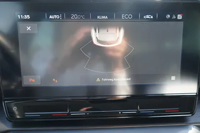 Car image 29