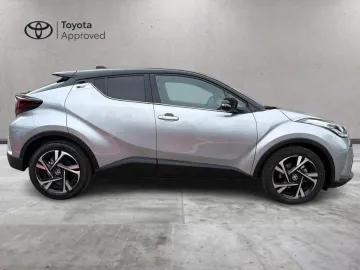 Car image 4