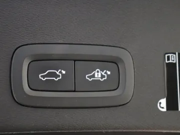 Car image 35