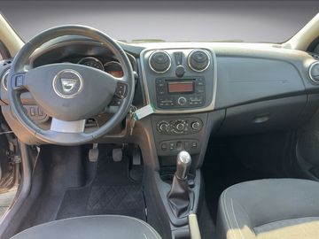 Car image 10