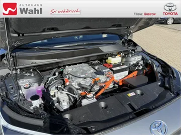 Car image 25
