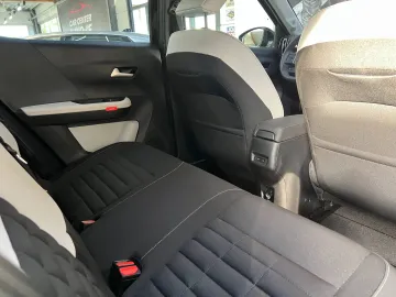 Car image 32