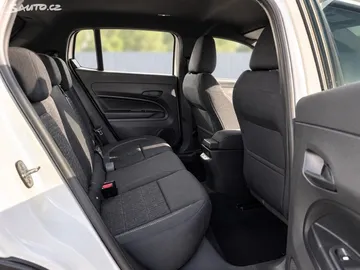 Car image 33