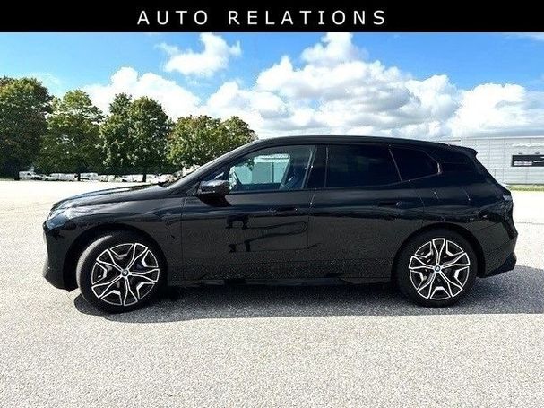 BMW iX xDrive50 385 kW image number 8