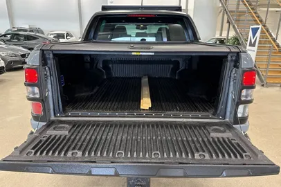 Car image 26