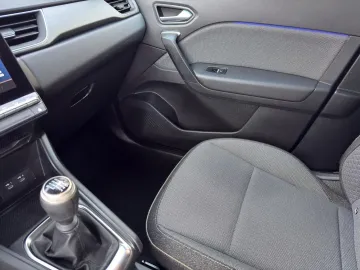 Car image 17