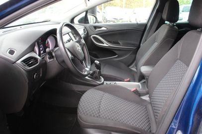 Car image 11