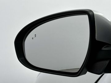 Car image 32