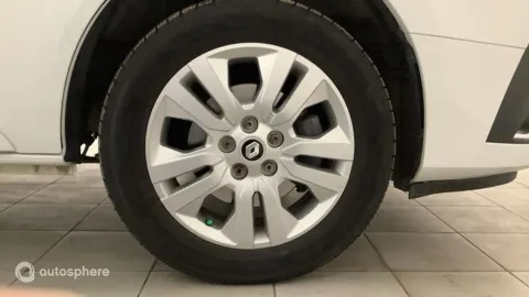 Car image 20