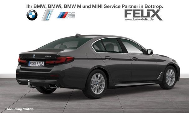 BMW 545 e xDrive 290 kW image number 2