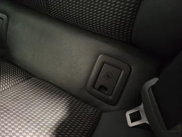 Car image 48