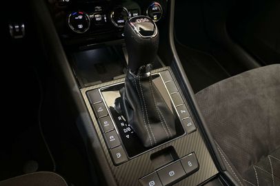 Car image 40