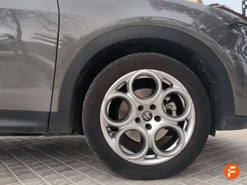 Car image 27