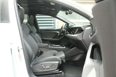 Car image 30