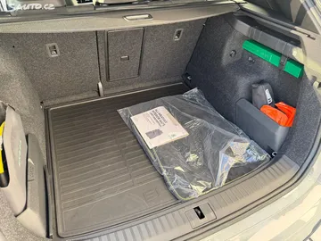 Car image 46