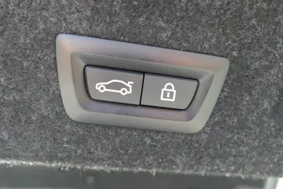 Car image 36