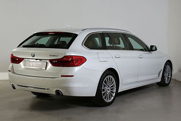 BMW 530d Touring Luxury Line 195 kW image number 3