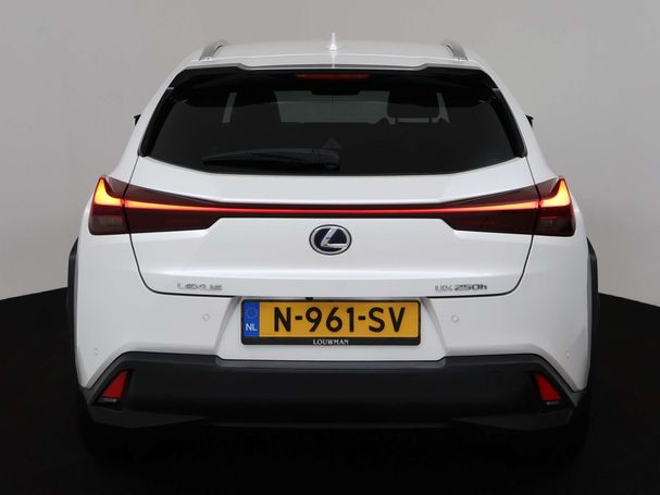 Lexus UX 250h 135 kW image number 32