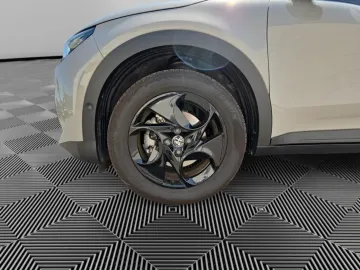 Car image 20