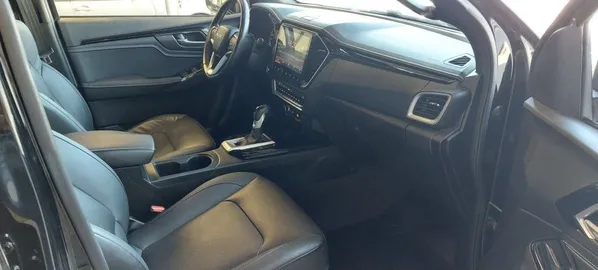 Car image 5