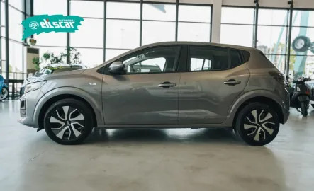 Car image 4