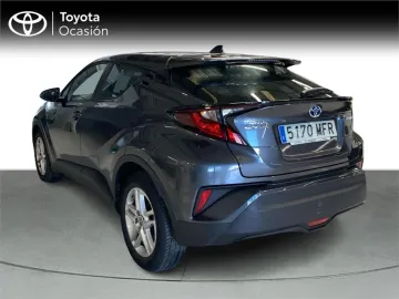 Car image 3
