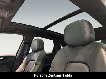 Car image 34